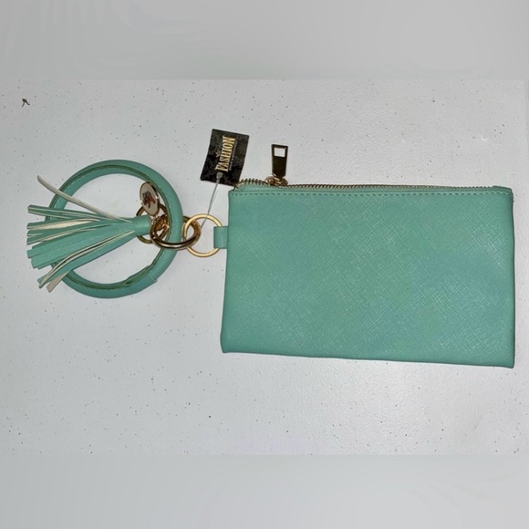 💙 NWT Turquoise Teal Wristlet with Tassel & Charm - Picture 1 of 6